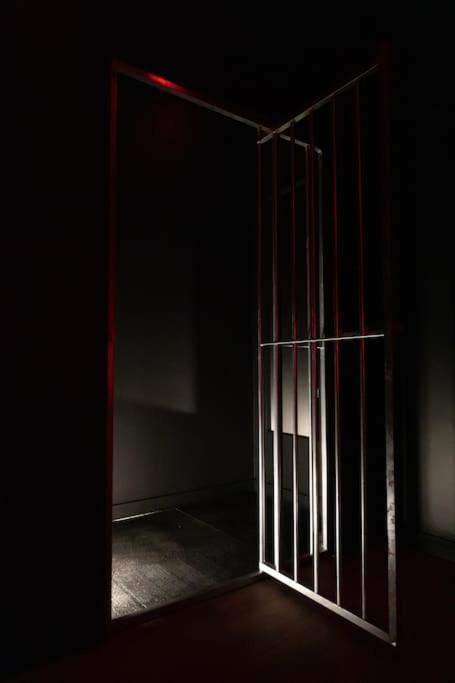 Loveroom O Diable Des Plaisirs Avec Jacuzzi Tourcoing Exterior photo